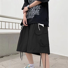 黑色