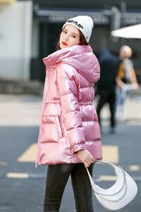 2021年冬季羽绒服女短款新款白鸭绒保暖冬季潮图片
