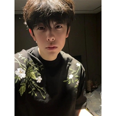 美式街头花卉花环刺绣字母短袖T恤男女夏季小众设计感百搭半袖男，男装T恤，星座601-1