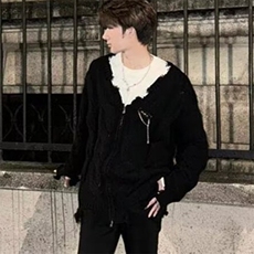 黑色