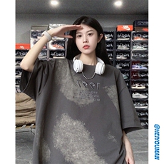 深灰色
