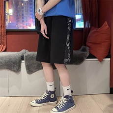 黑色