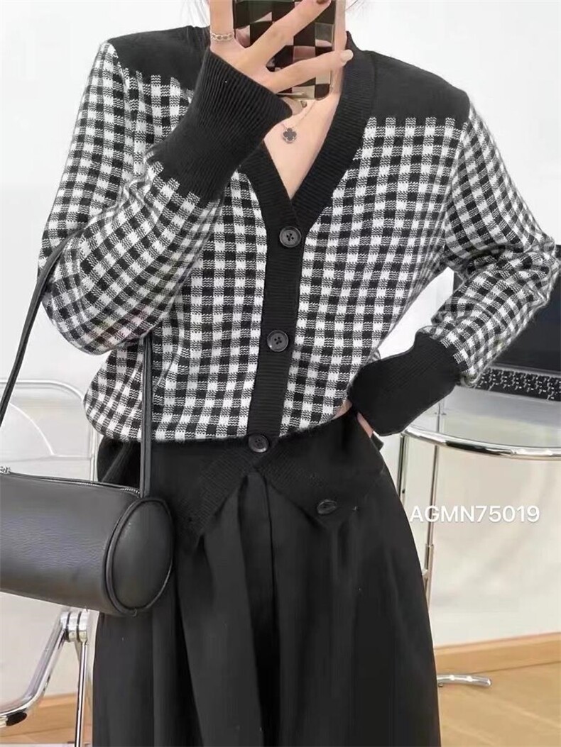 冬季三七羊毛时尚百搭毛衣系列新款已上市，色系搭配，女装针织衫/毛衣，纳影