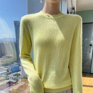 女秋冬新款宽松外穿慵懒风内搭打底衫长袖洋气针织羊毛上衣,秋冬米色短靴搭配图片
