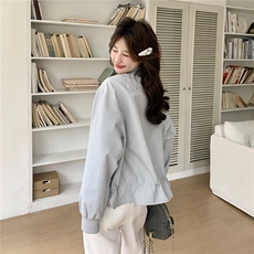 设计感抽绳收腰百搭棒球服夹克上衣女春新款小个子休闲显瘦短外套，女装短外套，2C159