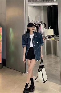 网红款中袖牛仔外套图片