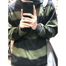 黑绿色