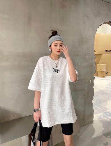 现货，2021春款提花短袖宽松T恤，女装T恤，坚持到底