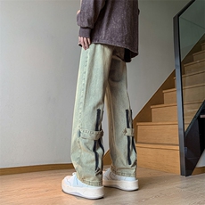 泥黄色