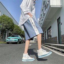 浅蓝色