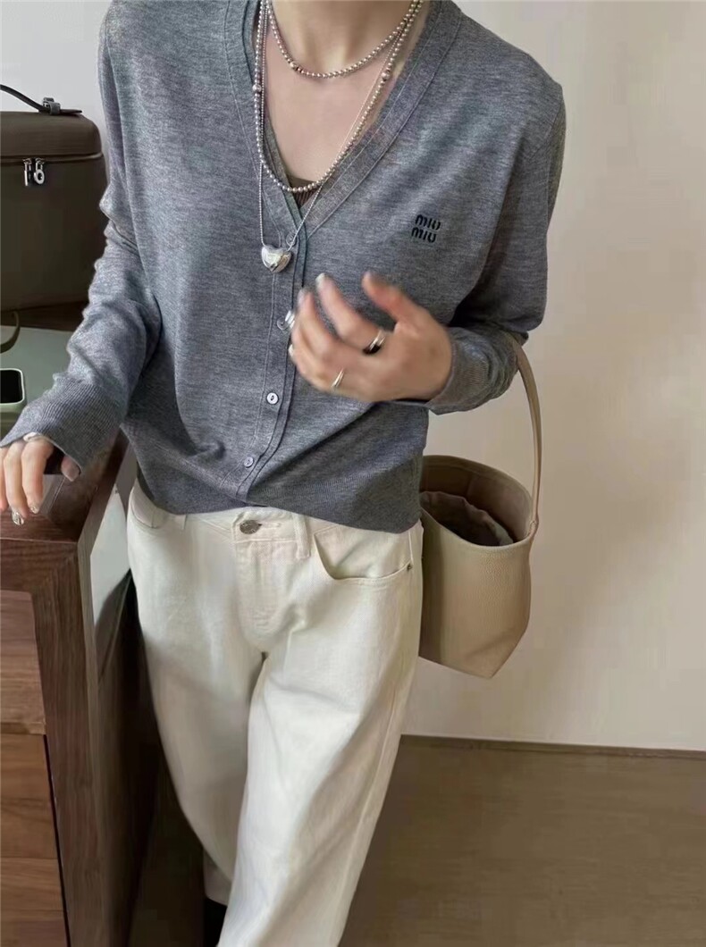 时尚女装V领精纺假两件开衫百搭显瘦针织衫优雅气质毛衣,针织衫/毛衣,鑫之绒