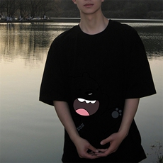 黑色
