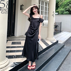黑色一字肩连衣裙女2025夏季新款法式独特高级感气质显瘦开叉长裙，女装连衣裙，2D034