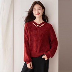 2025秋冬新款V领宽松红色打底毛衣女小个子设计感小众长袖羊毛衫，女装羊毛衫，艾米