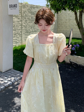 奶黄色重工蕾丝刺绣泡泡袖连衣裙女夏2025新款法式绝美在逃公主裙，女装连衣裙，浙宝208A