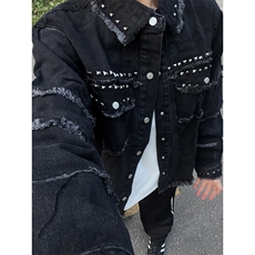 黑色
