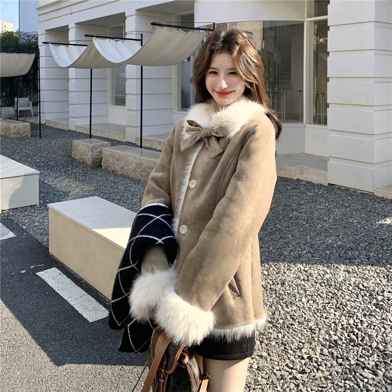 现货新款皮毛一体加厚外套25134P190K288,女装短外套,2D035