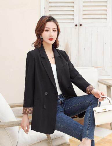 春装新款简单大方小西装，女装西装，倾爽