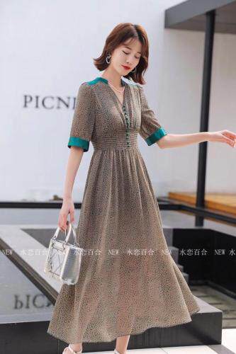 夏装新款连衣裙，女装连衣裙，水恋百合