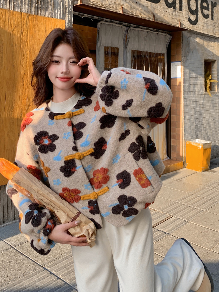新款首上2C0281117P185K278夹棉加厚立体毛呢外套,女装毛呢外套,2C028