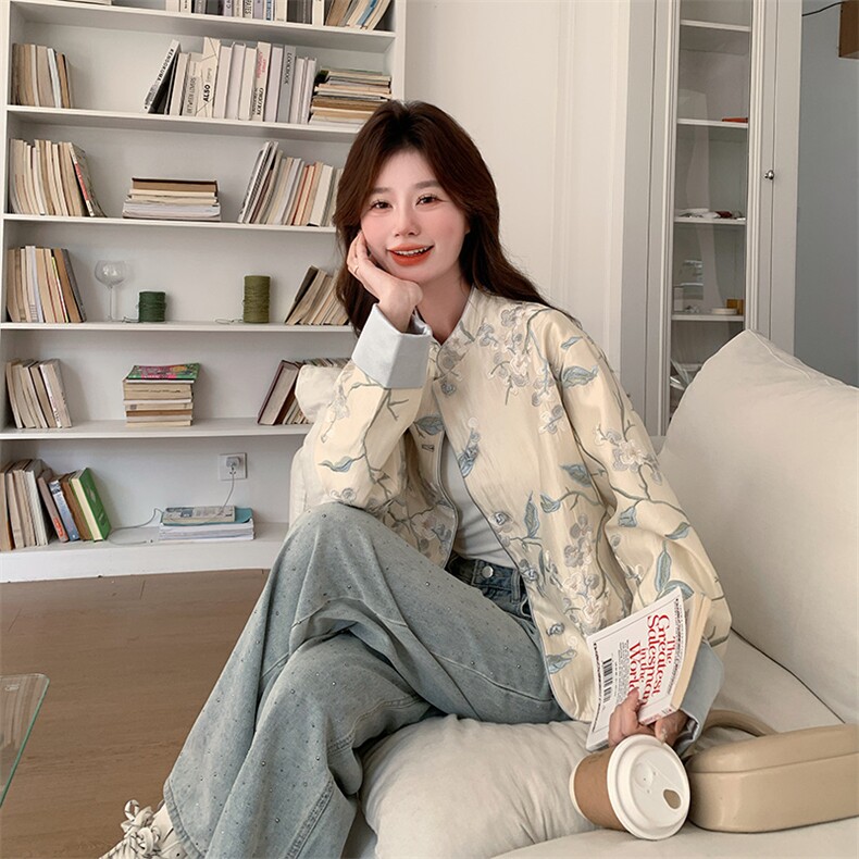 新中式短款外套女2025春季复古国风撞色拼接缎面小个子宽松上衣，女装短外套，纯色衣恋