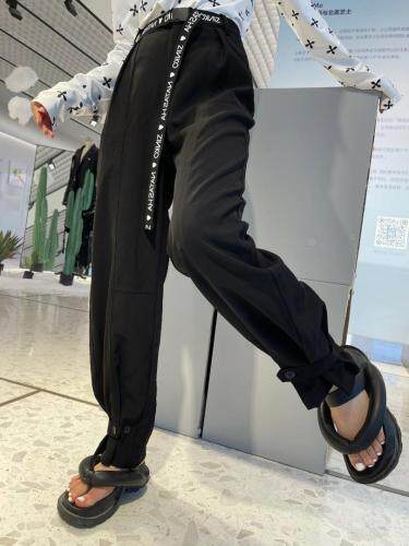 英文字母腰带、收脚口～西装裤，女装休闲裤，LOVELS