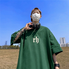 墨绿色