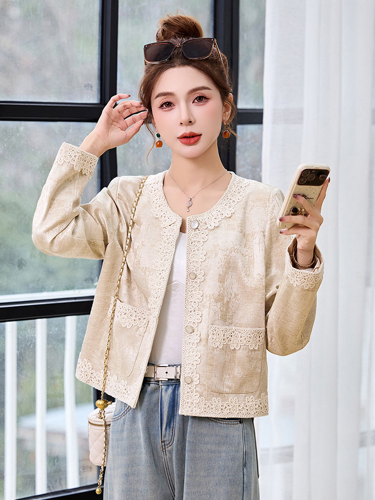 小香风外套女2025开春新款高级感超火洋气新中式短款白色蕾丝上衣,女装短外套,布芭啦