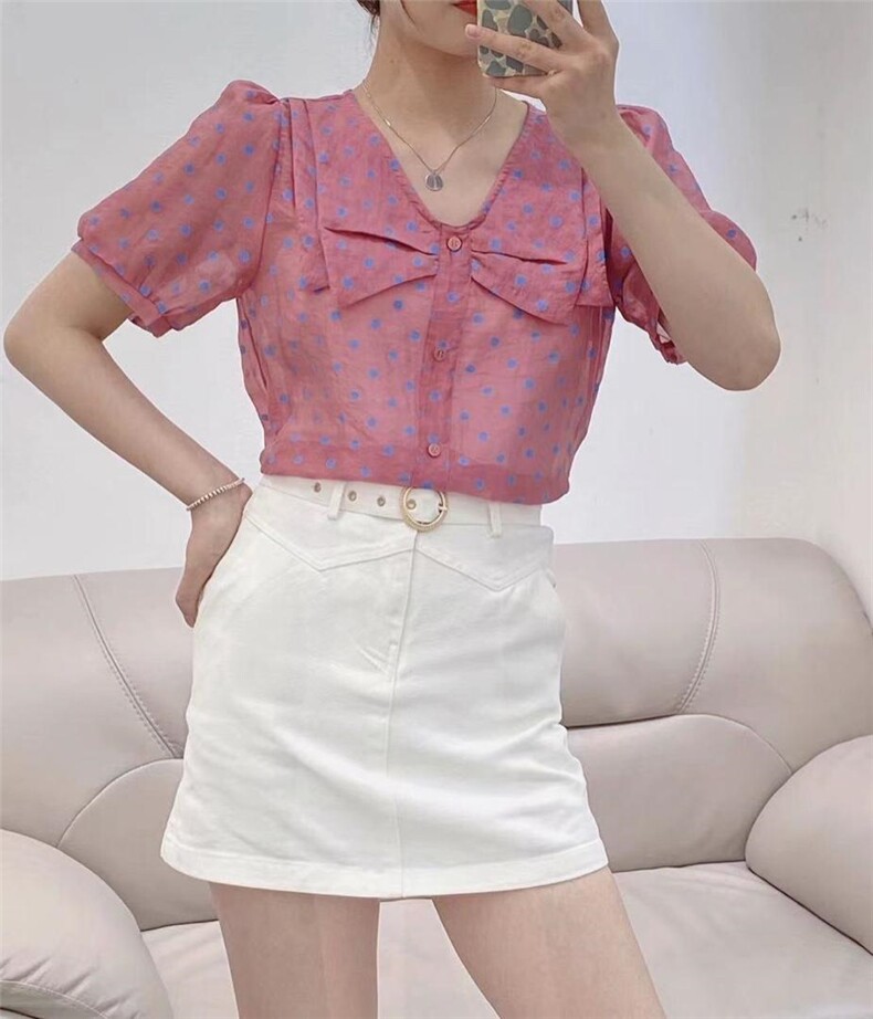 设计师款小衫洋气百搭，女装，依洛菲