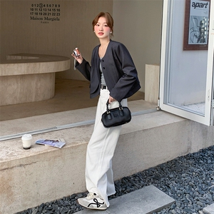 假两件设计感短外套女2025秋季新款小香风超好看气质圆领西装外套图片