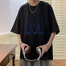 黑色