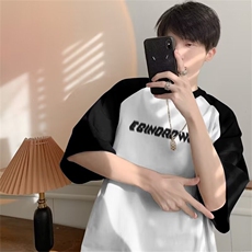 黑色