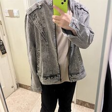 灰色