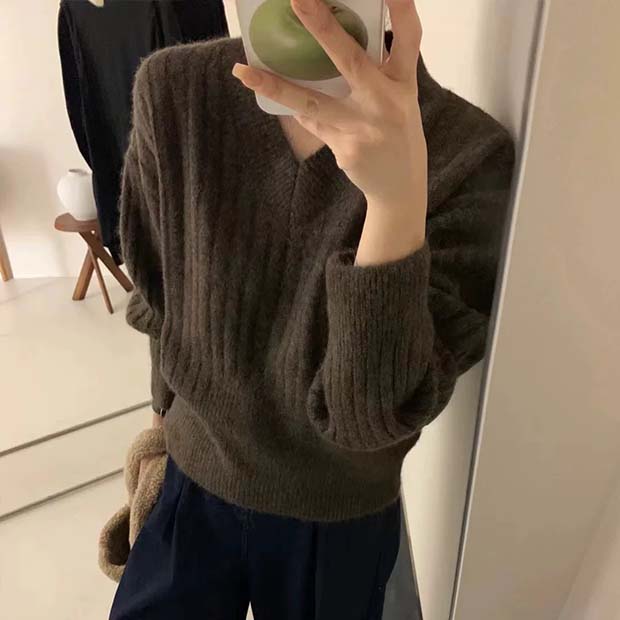 时尚百搭女士羊毛衫 V领修身显瘦柔软舒适毛衣图片