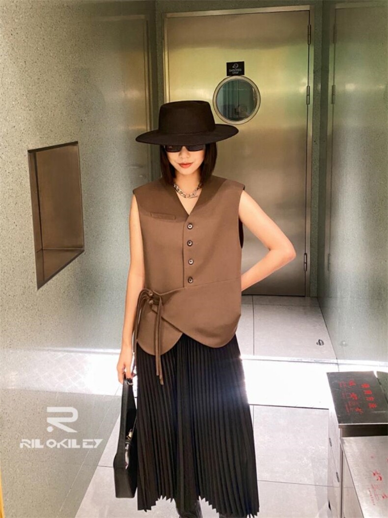 雷洛奇丽 1983MP147860