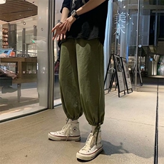 军绿色