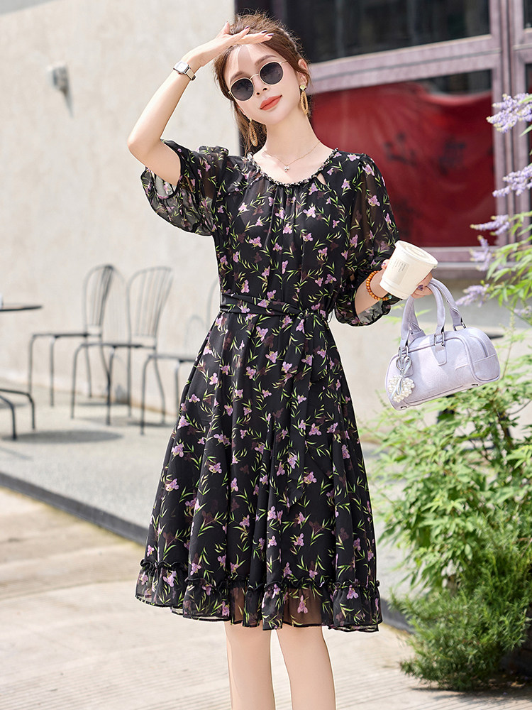 （现货）时尚气质碎花连衣裙女2025夏季新款小个子显瘦减龄a字裙,女装连衣裙,恋慕依尚