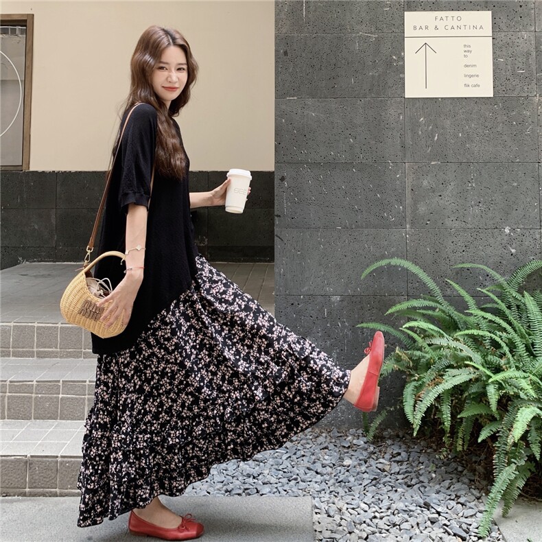 韩系慵懒风黑色T恤碎花半身裙两件套女2025夏季新款甜美气质套装,女装套装/套裙,2C283