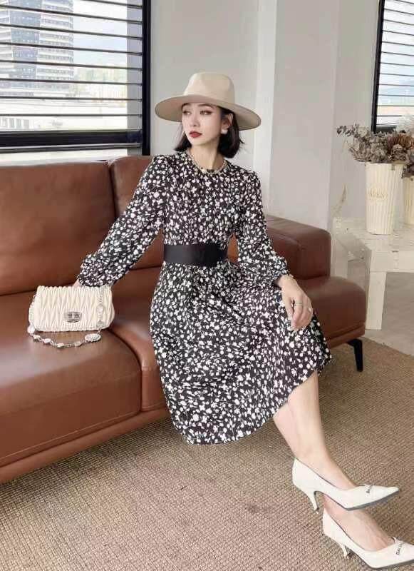 撞色腰带连衣裙，女装连衣裙，迪蔓君翔