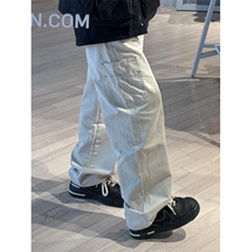 卡其色
