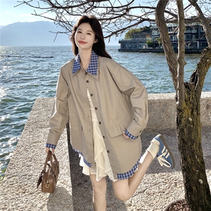 韩系格子拼接卡其色翻领衬衫外套女2026春秋新款宽松休闲工装夹克图片