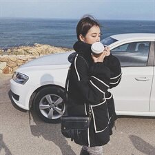 黑色