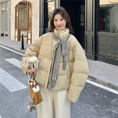 卡其色立领格纹拼接短款羽绒服女冬高级感设计感面包服外套，女装羽绒服，2C159