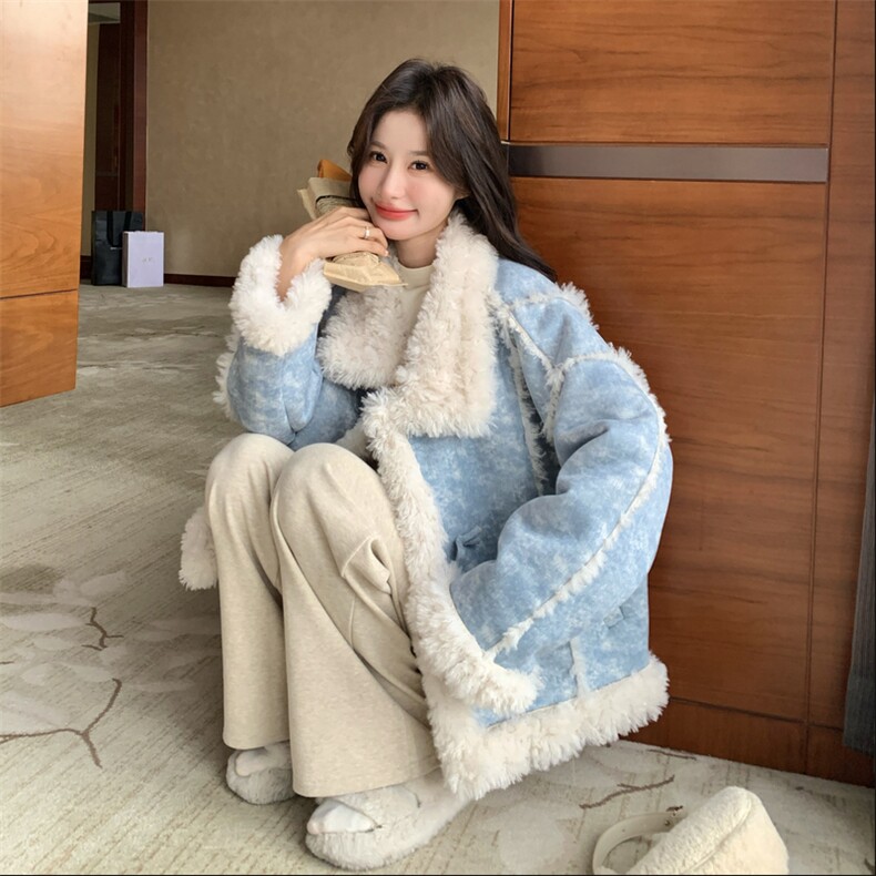 蓝色设计感皮毛一体羊羔毛厚外套女秋冬超火好看高级小众加绒棉服,女装毛呢外套,2B190