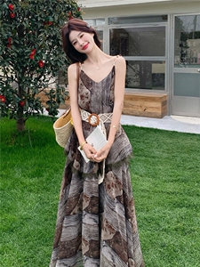 新款P200-K309度假风无袖碎花两件套女装图片
