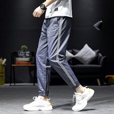 灰色