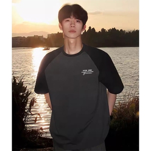 抖音得物高品质二开240克宽松纯棉美式潮牌插肩袖拼接短袖T恤图片