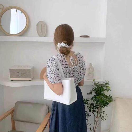 新款小衫，女装，一点点