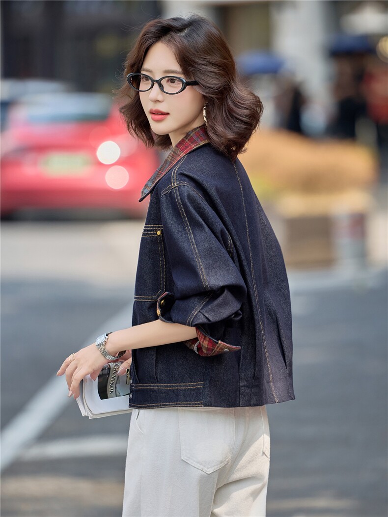 2025秋装新款时髦翻领短牛仔外套,女装牛仔外套,依路服饰