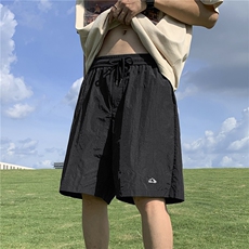 黑色